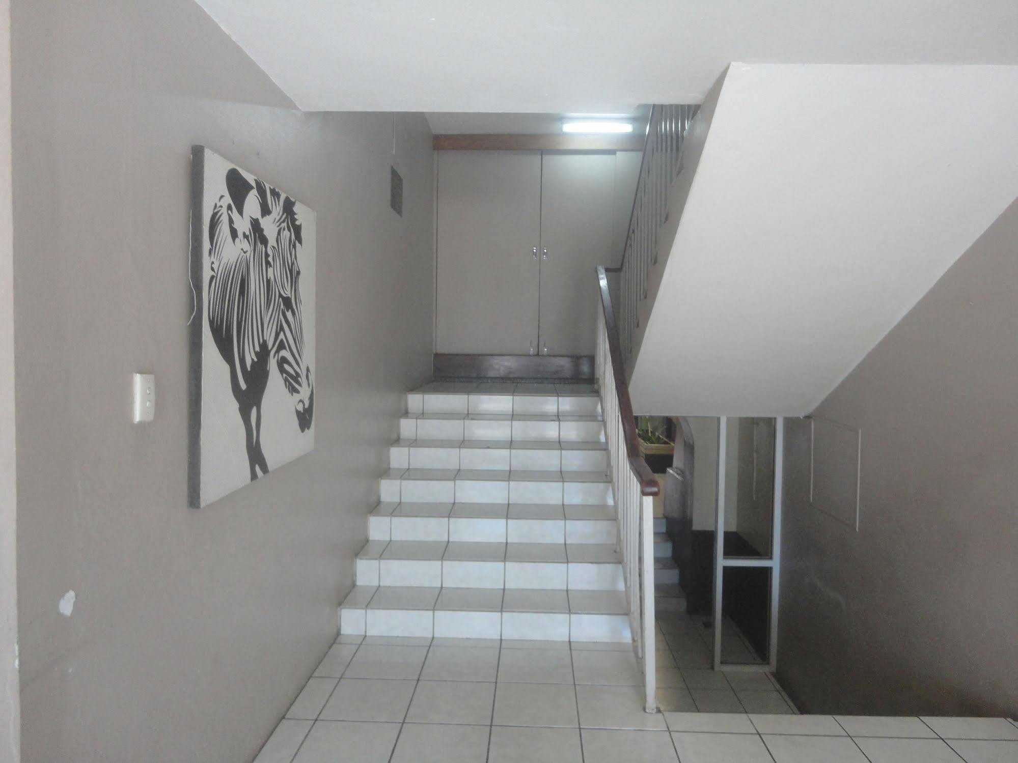 Hotel Olympic Port Vila Exteriör bild